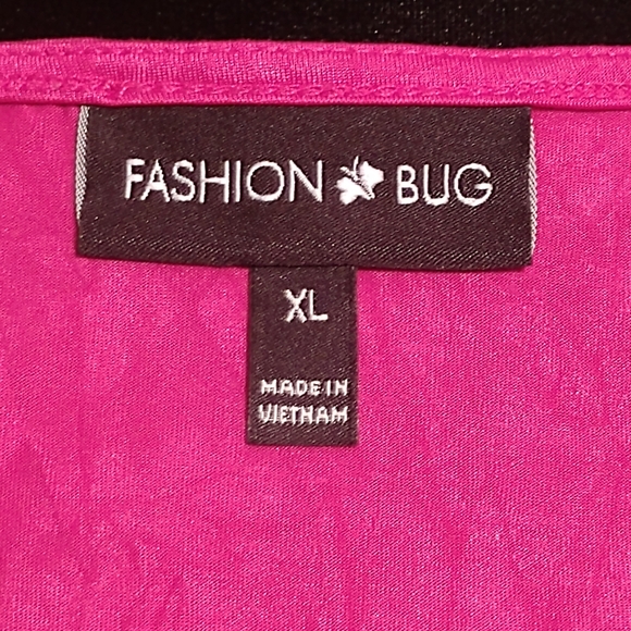 ☀️Sleeveless Magenta Top☀️ - Picture 2 of 6